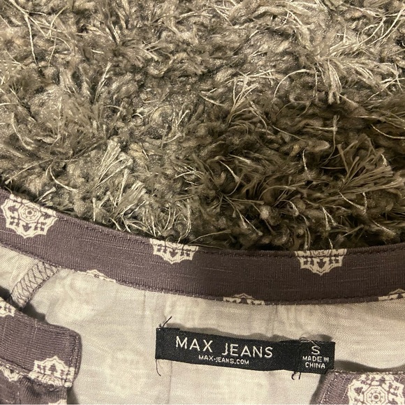 Patterned Top - Picture 5 of 6